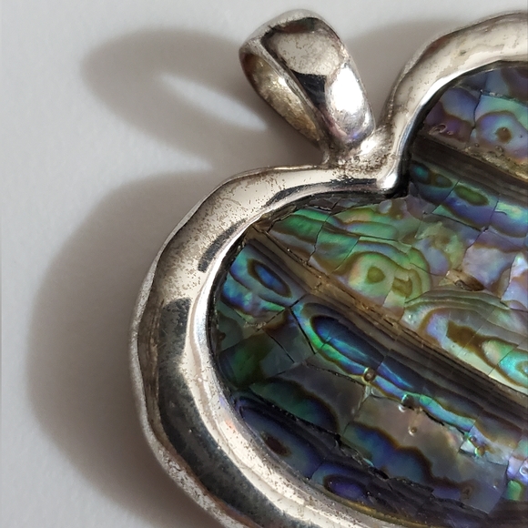Vintage 90's abalone heart necklace pendant Valentine’s Day shell - Picture 8 of 8